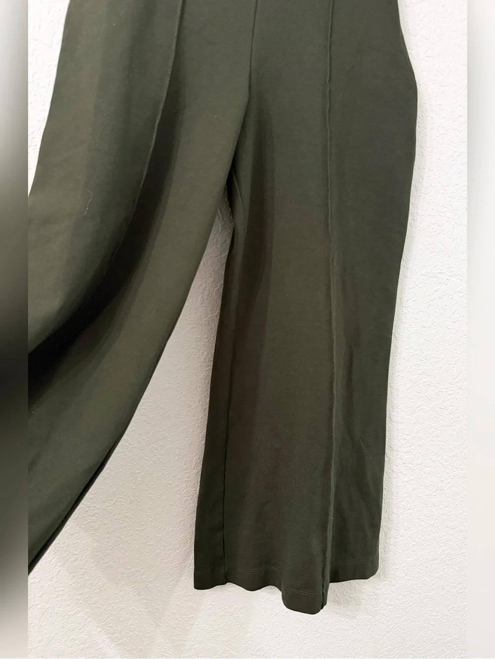 Quince - Ultra-Stretch Ponte Super Wide Leg Ankle Pants - M - Picture 3 of 12